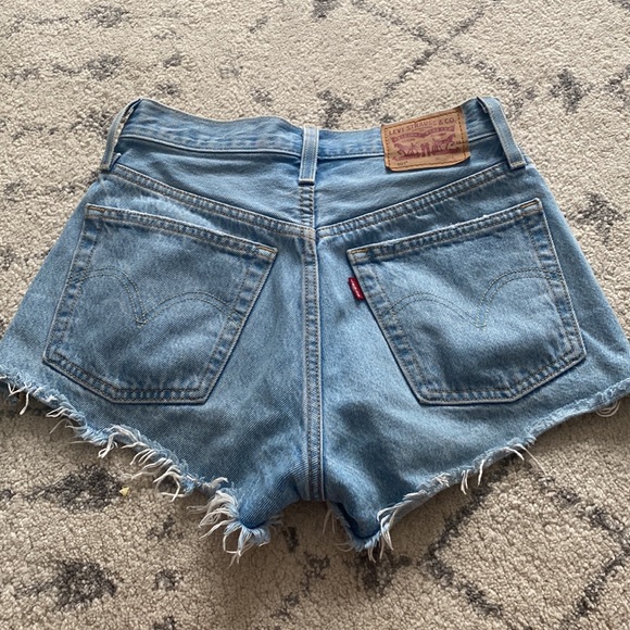 Levi’s Shorts - Picture 2 of 2